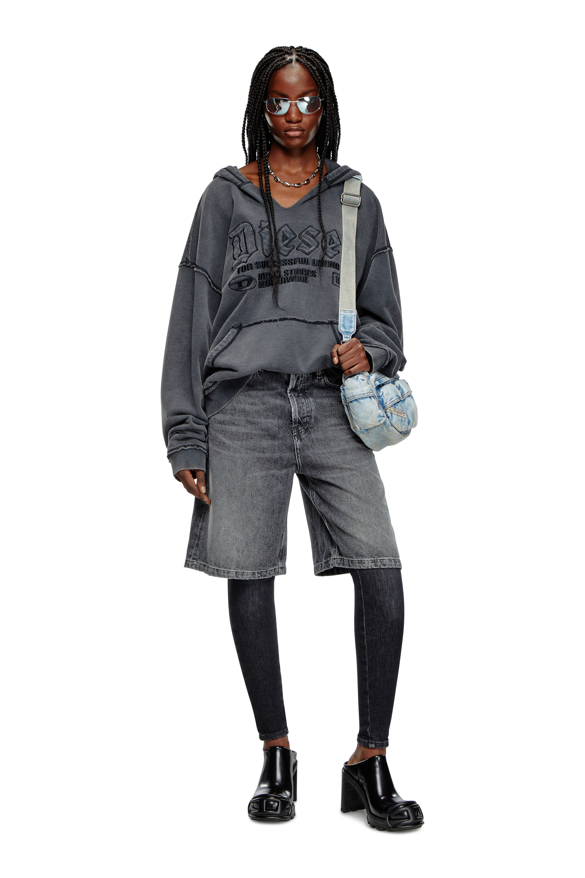 Diesel - DE-SIRE-SHORT, Woman's Shorts in clean-wash denim in Black - 2